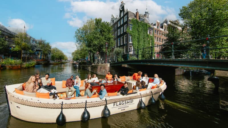 Public tour Luxury Canal Cruise with Unlimited Drinks and Delicious Snacks