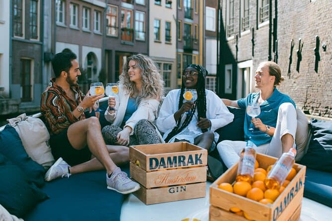 Amsterdam: Luxury Cruise with Onboard Bar including Welcome Liquor